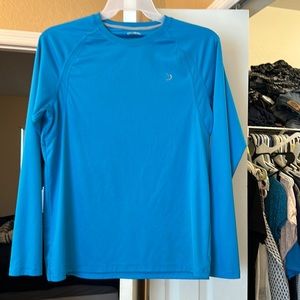 Men’s Reel Legends small long sleeve fishing shirt.